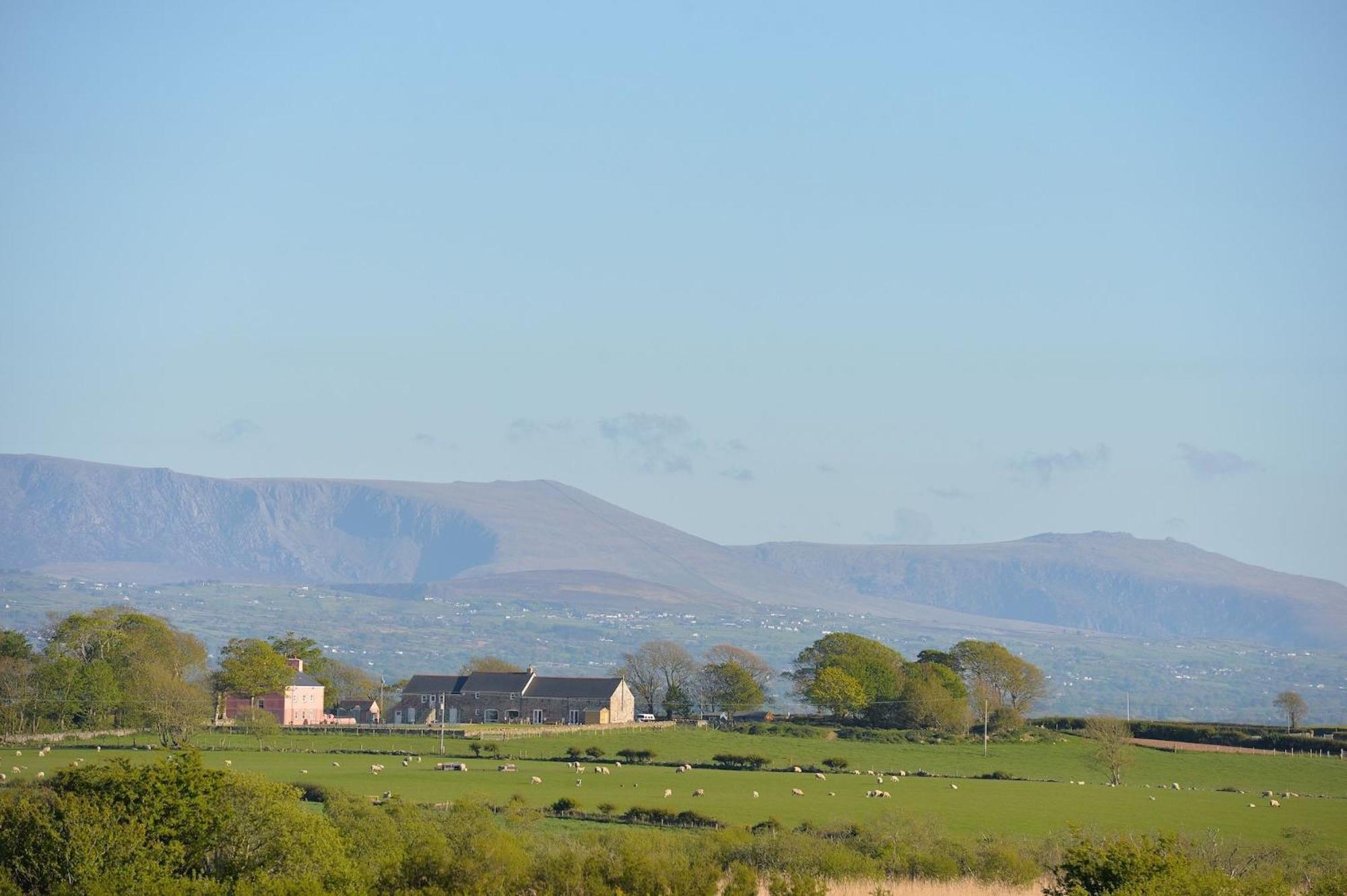 The Outbuildings Villa Newborough  Exterior photo